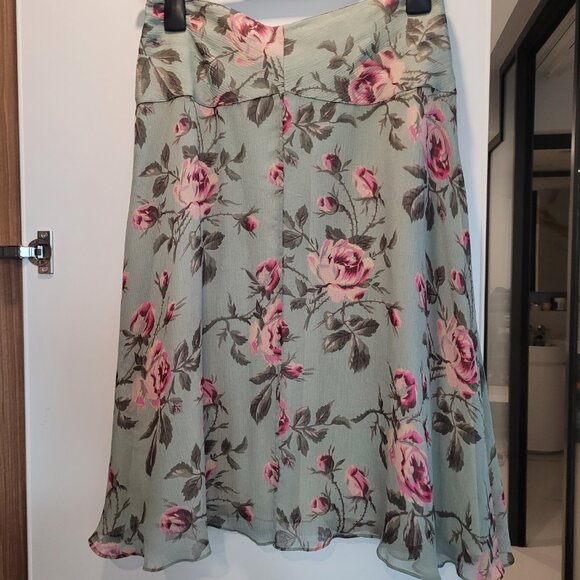 Silk Floral Flowy Medi skirt - Picture 5 of 6